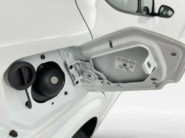 Dacia Sandero 1.0 eco-g 100ch essential — photo 10