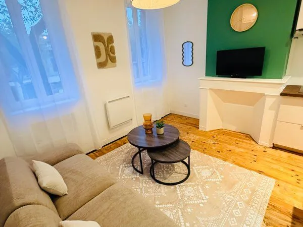 Meublé T1 bis (chambre séparée) refait à neuf
