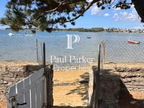 Une maison en 1ere ligne à Larmor Baden : ici, la mer donne le rythme