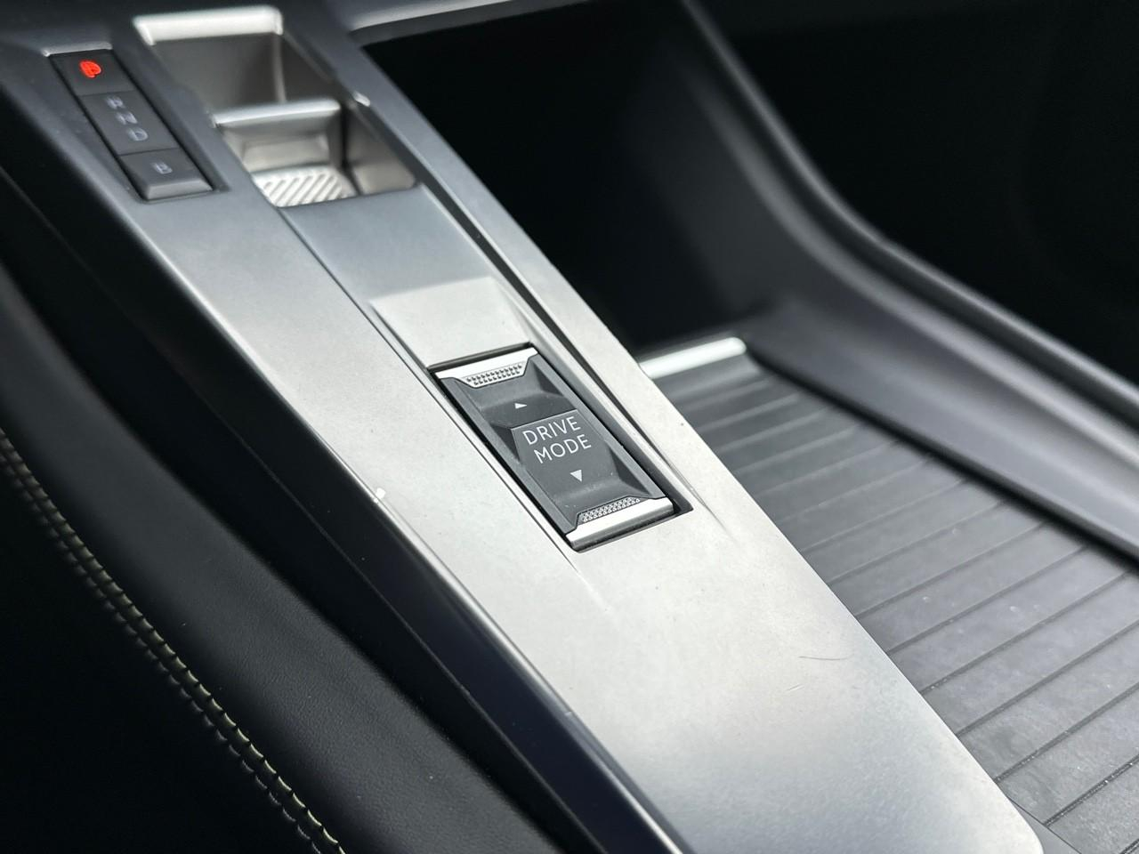 Peugeot 308 sw phev 180 e-eat8 gt — photo 30