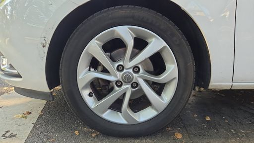 Opel Corsa 1.4 90 - Design 120 Ans – 2019 – 136739 km – Essence – Boîte Manuelle — photo 38