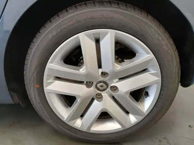 Renault Clio blue dci 85 — photo 14