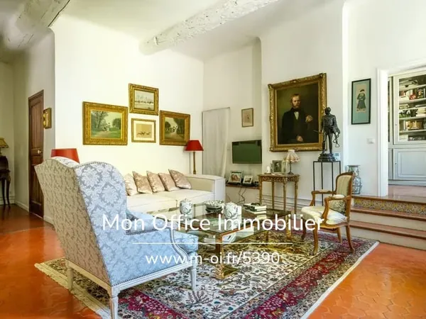 Référence : 6803-NFI - Appartement bourgeois 4 pièces, secteur Palais