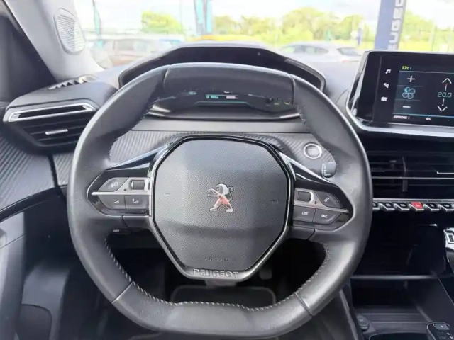 Peugeot 2008 electrique 136 ch — photo 14