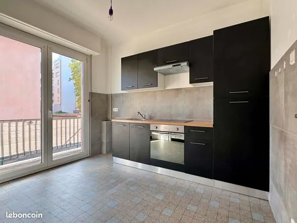 STRASBOURG MEINAU - Vaste 3P avec balcon & cave
