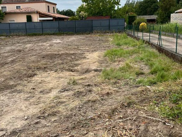 Terrain 576 m²