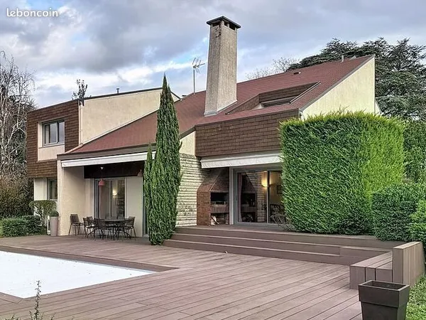 Maison 9 pièces 228 m²