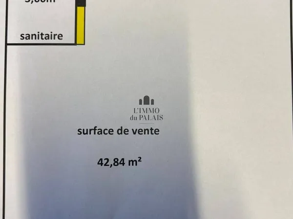Local commercial 1 pièce 54 m²