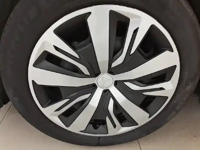 Peugeot 208 puretech 75 s&amp;s bvm5 — photo 13
