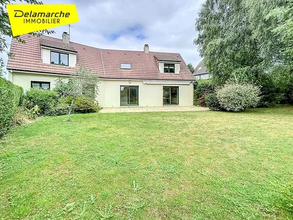 Maison Avranches (50300), proximités des commodités, 8 pièces, 5 chambres