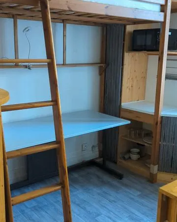Studio meublé rénové, rond point de Rennes