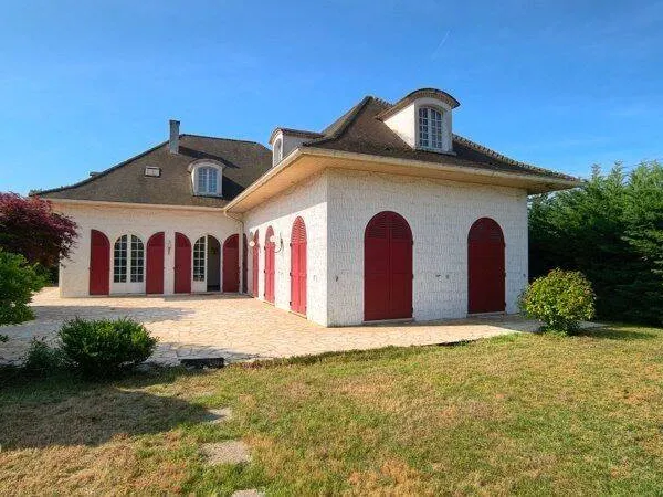 Maison 7 pièces 264 m²