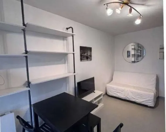 Studio 1 pièce 16 m²