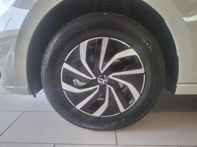 Volkswagen Polo 1.0 tsi 95ch vw edition dsg7 — photo 5