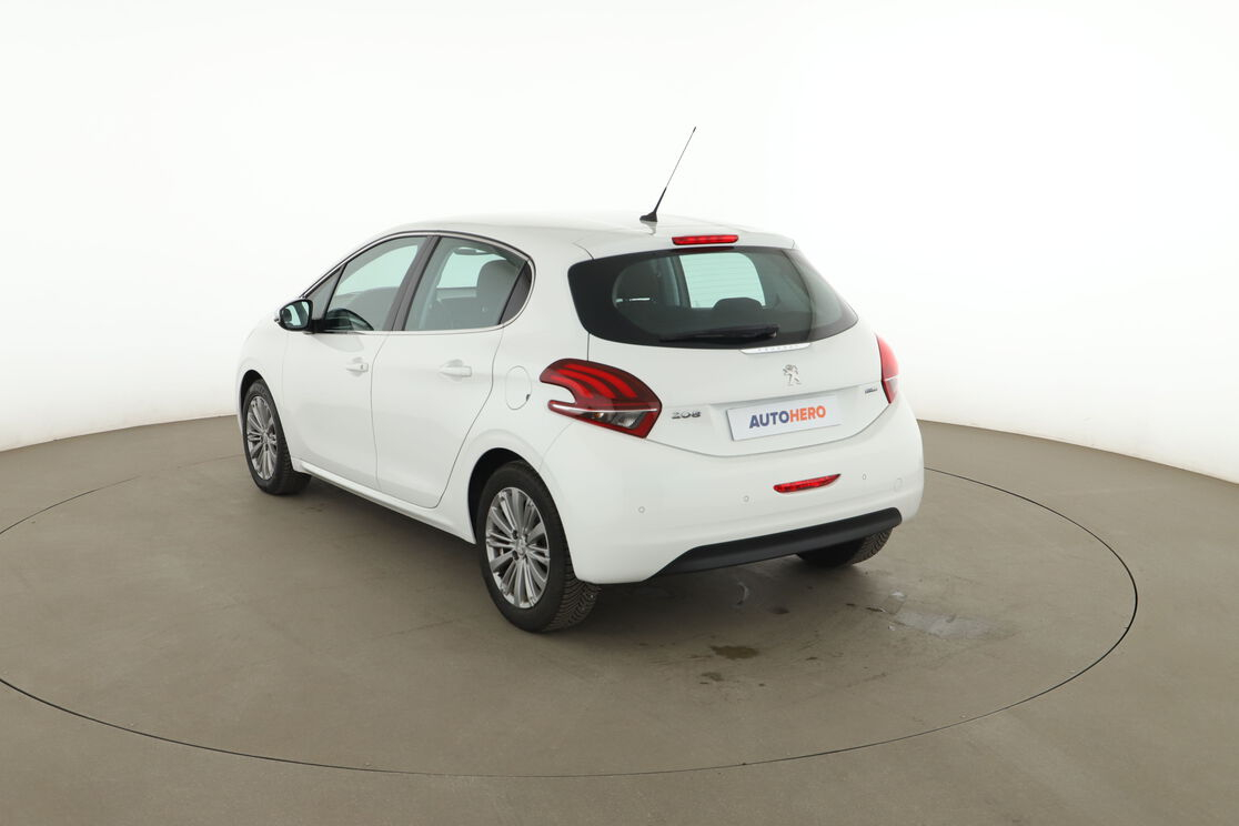 Peugeot 208 1.2 PureTech Allure — photo 3