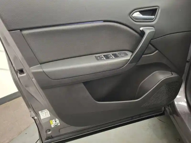 Renault Captur e-tech plug-in 160 — photo 23