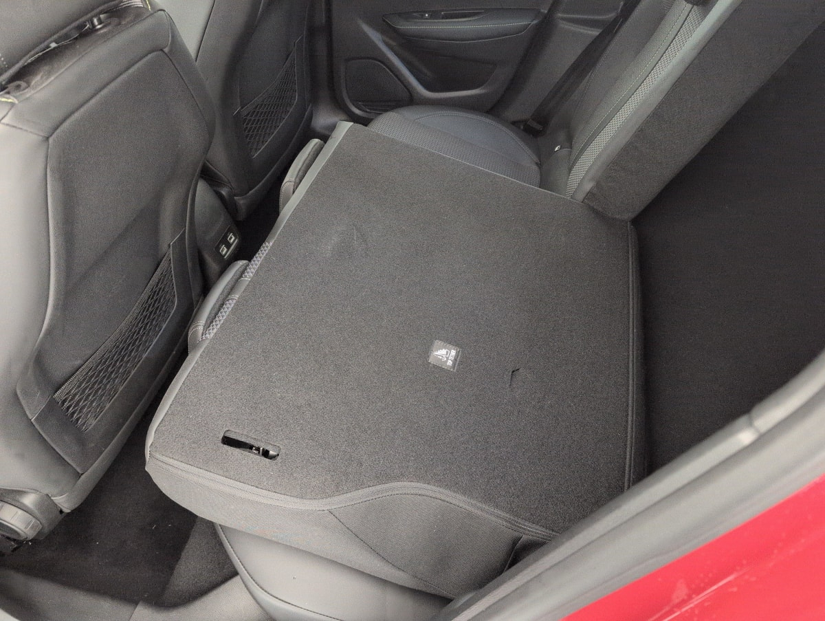 Peugeot 208 — photo 12