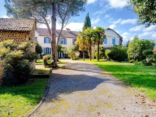 Propriété 8 pièces 348 m²