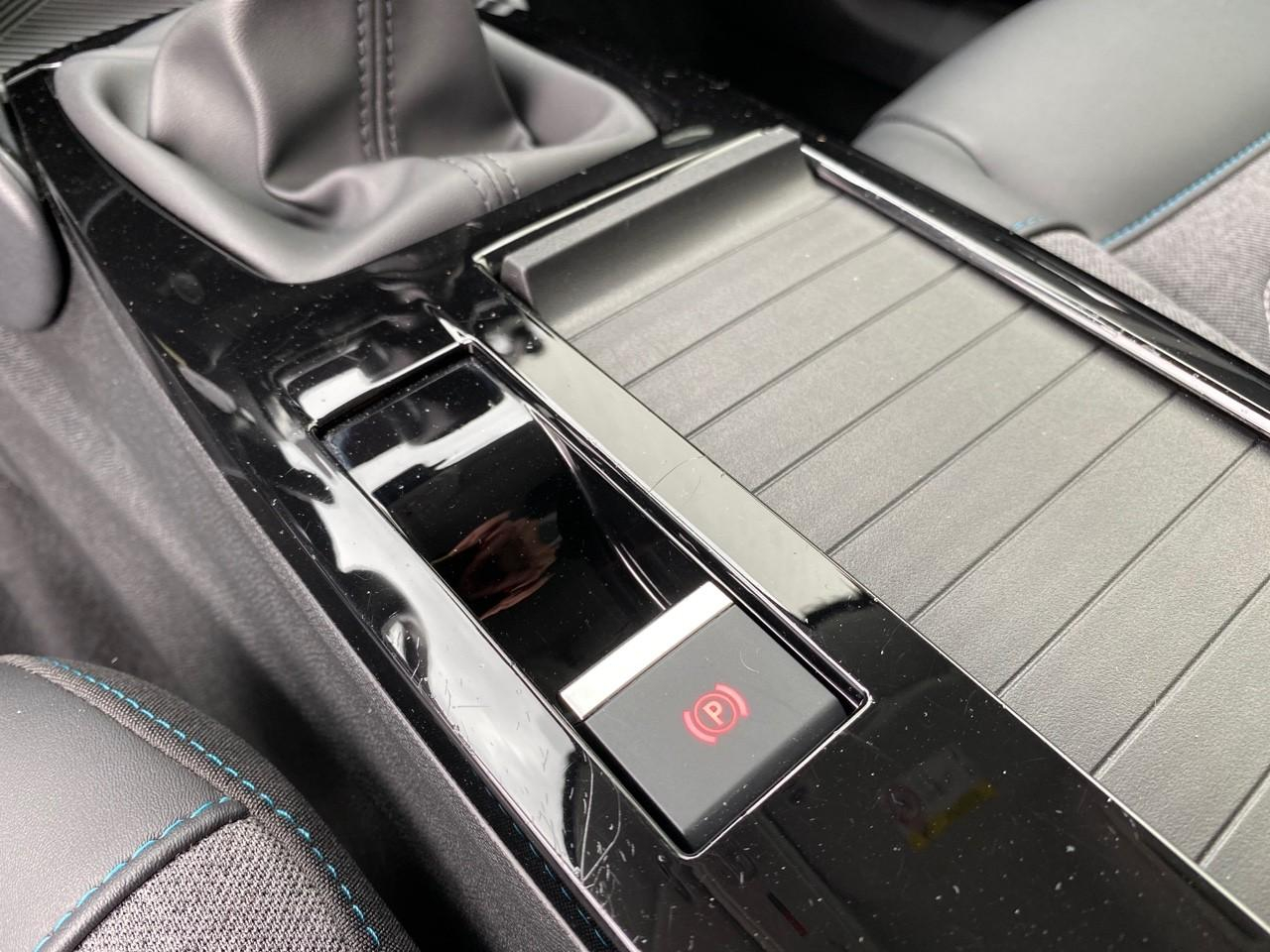 Citroën C4 bluehdi 110ch s&s feel pack — photo 17