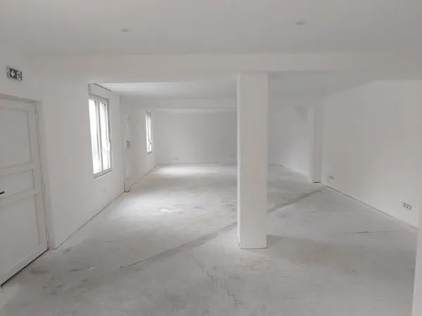 Local polyvalent 90 m² - commerce, bureau ou stockage - Suippes