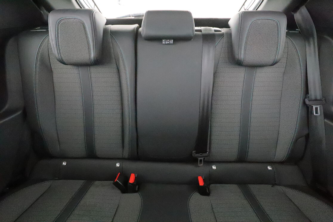 Peugeot 208 1.2 PureTech Allure EAT8 — photo 14