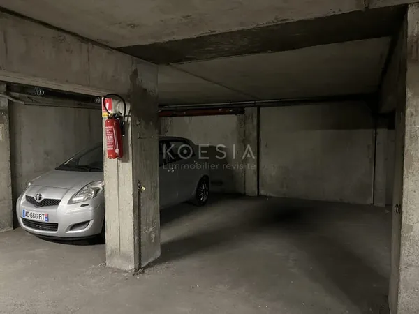 Place de parking - Rue Desmazes