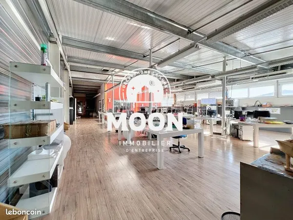 Local 3070 m² Castres