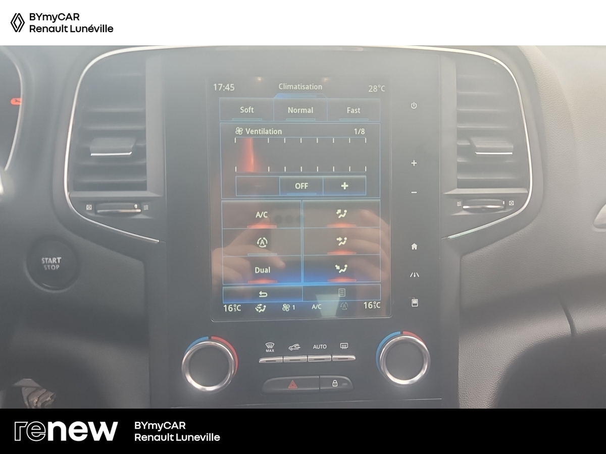 Renault Mégane IV Berline TCe 140 FAP — photo 20