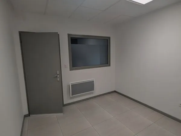 Bureau de 12 m² à louer au sein d'un espace professionnel pluridisciplinaire