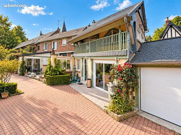 Maison 10 pièces 354 m²