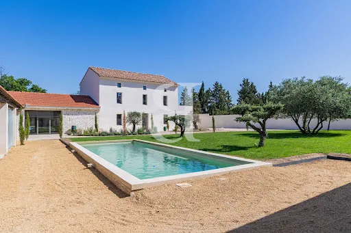 Mas provençal 8 pièces 408 m²