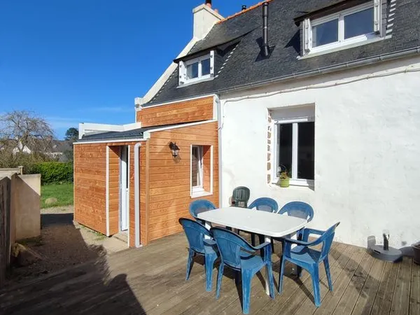 À vendre - Maison avec jardin clos et atelier en pierre à Plougasnou