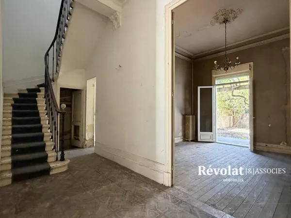 Vends maison bourgeoise - 155.47 m² - 5 pièces, 3 chambres - Bordeaux 33000