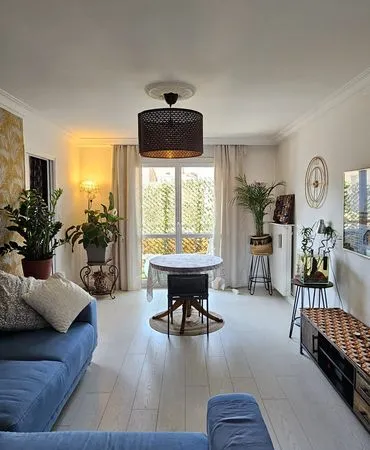 71 m² baigné de lumière Balcon, parking sécurisé