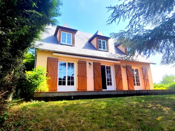 MAISON SUR SOUS-SOL TOTAL - 5 CHAMBRES ET VERANDA - MIGNIERES (28)