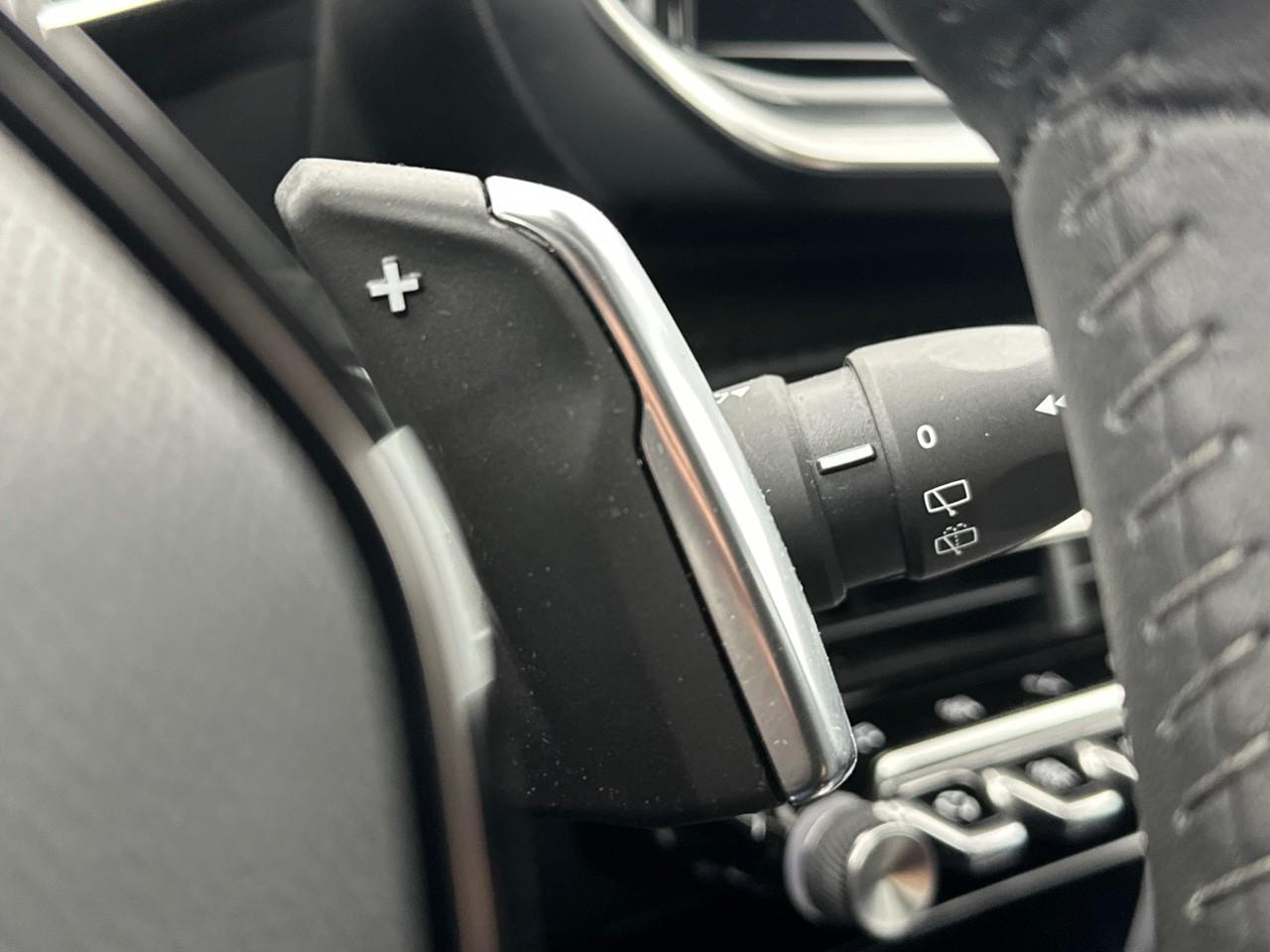 Peugeot 208 puretech 100 s&s eat8 allure pack — photo 18