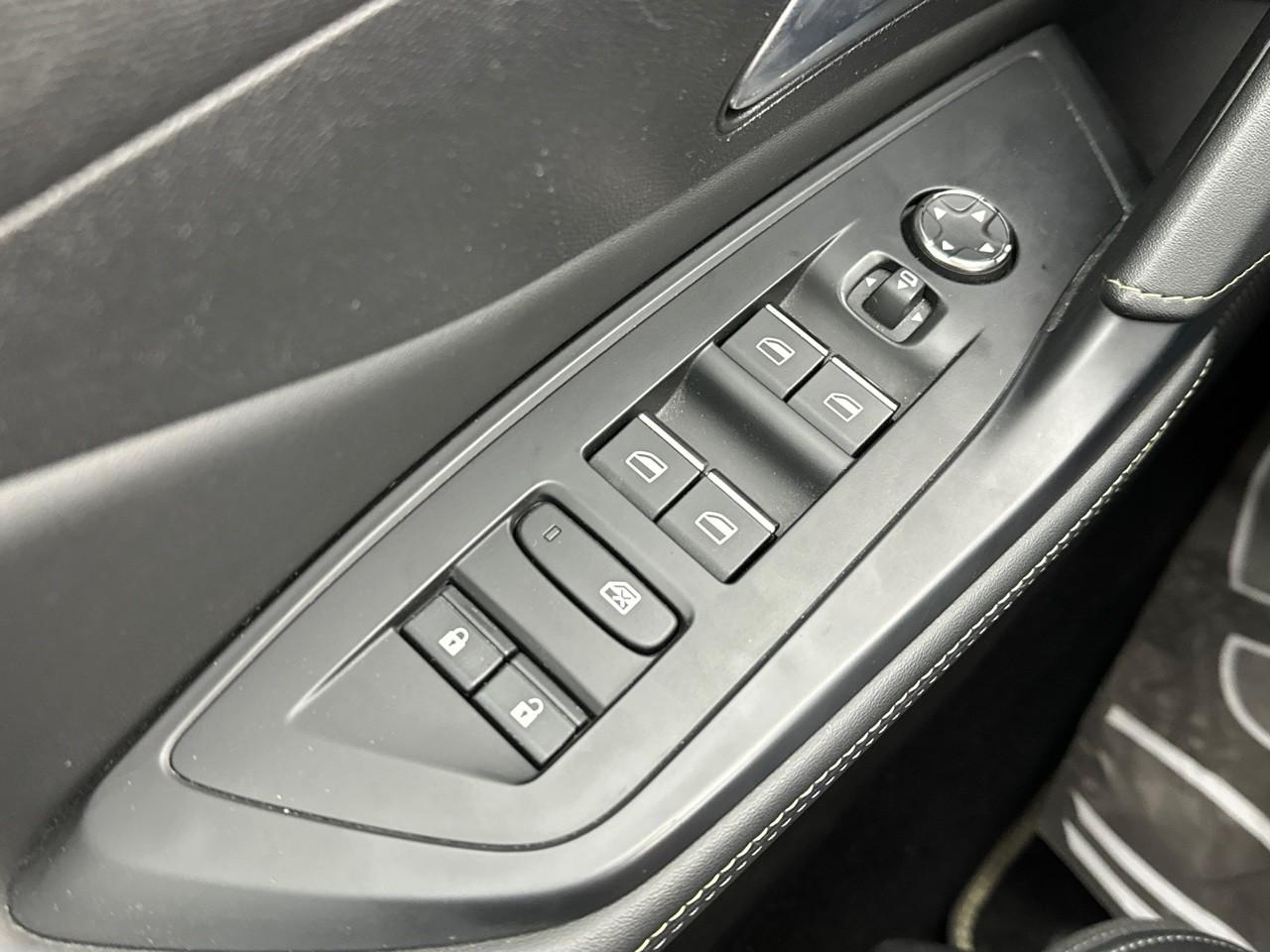Peugeot 408 phev 225 e-eat8 first edition — photo 15