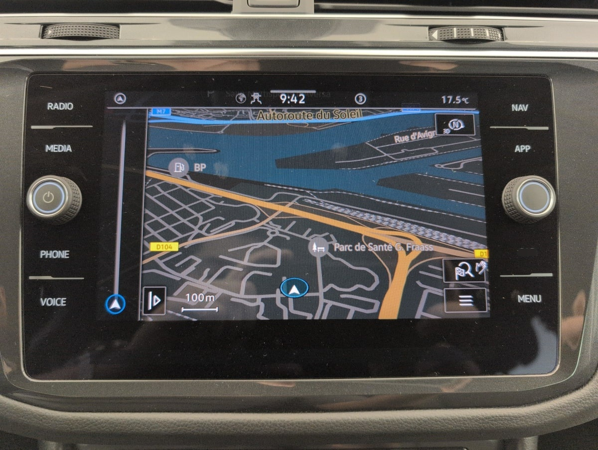 Volkswagen Tiguan — photo 17