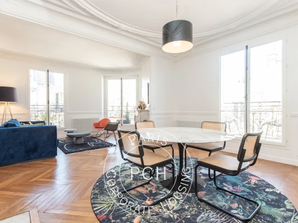 Paris 9e, 3 pièces meublé refait à neuf