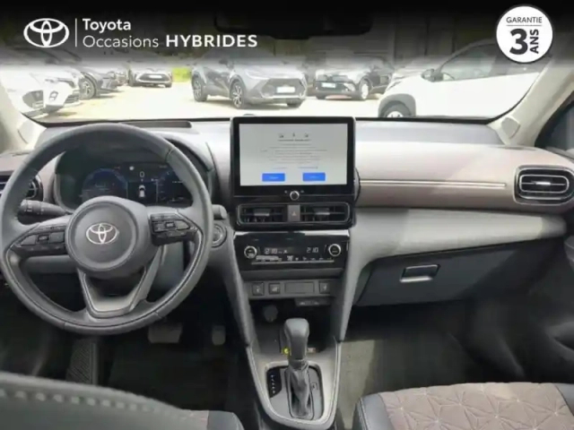 Toyota Yaris cross 130h collection awd-i mc24 — photo 8