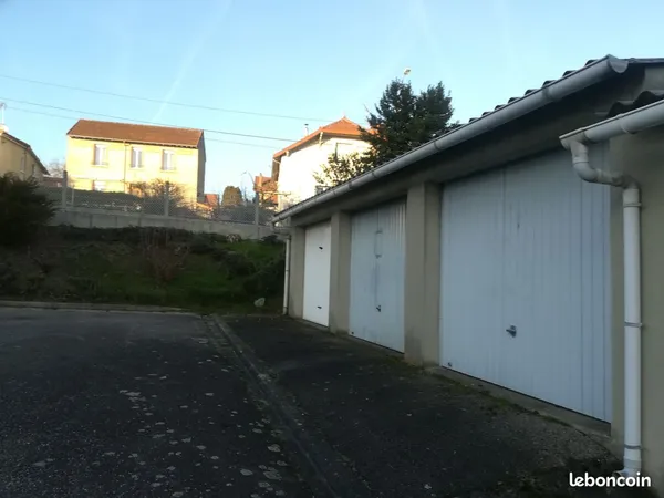 Garage dans petite copropriété calme et tranquille