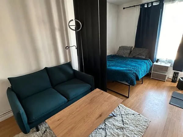 Studio 33M2 avec balcon sur ruelle calme