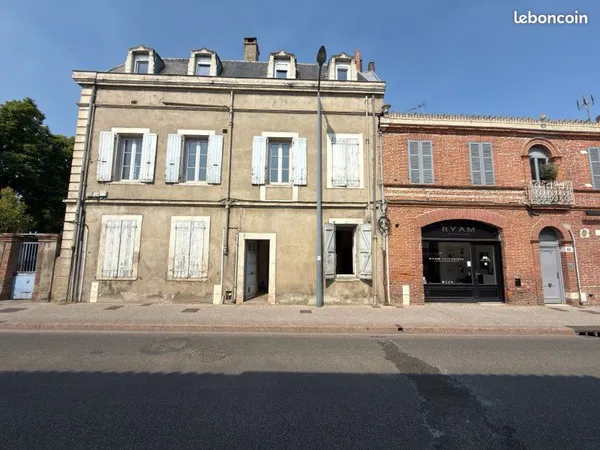 BLAGNAC CENTRE - APPARTEMENT de 38m2 / ou LOCAL À FORT POTENTIEL - EMPLACEMENT STRATÉGIQUE