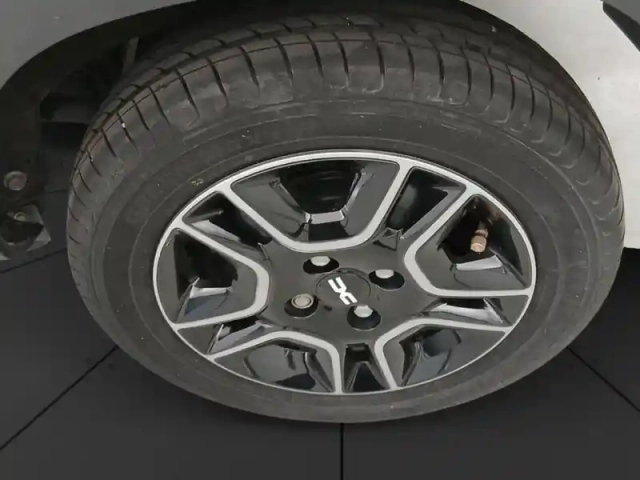 Dacia Spring 45ch essential soh 94% — photo 130