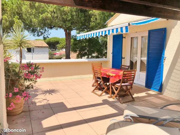 Port Camargue - T3 duplex 41m² climatisé avec 2 chambres + terrasse de 35m² + garage box