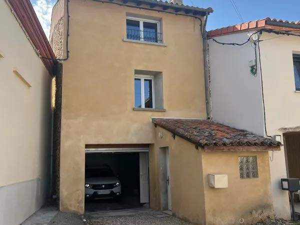 Location . La Tour Du Crieu