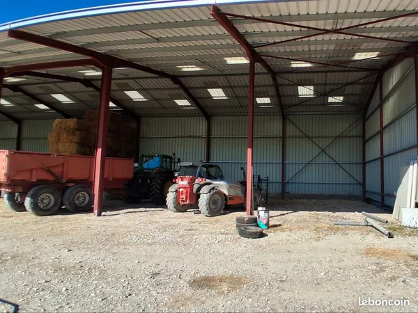 Location hangar