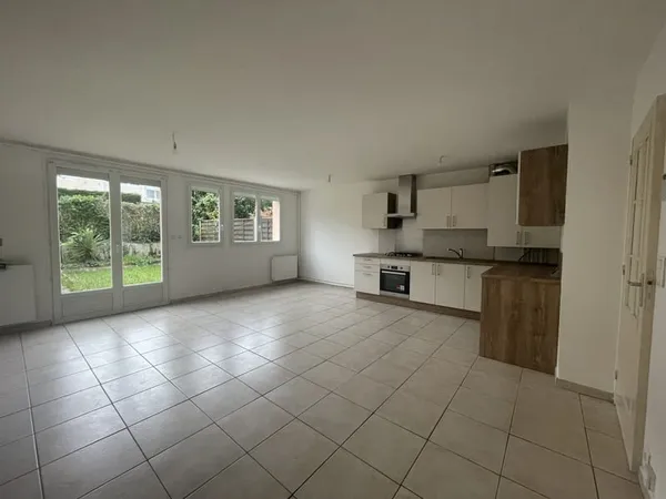 A LOUER LE MANS SUD- MAISON 4 CHAMBRES AVEC JARDIN ET GARAGE
