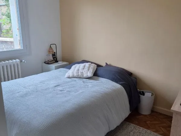 Chambre meublée chez l'habitant