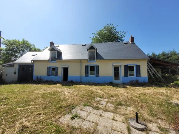 Jolie maison de 142 m² (120m² loi Carrez), couverture de la toiture neuve, avec terrasse couverte, a